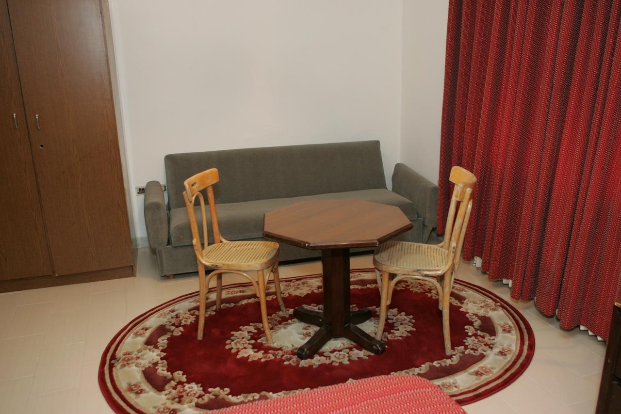 Dove Hotel Amman Buitenkant foto